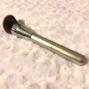 It Cosmetics Airbrush Complexion Perfection Brush